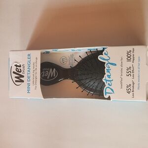 🆕️ Wet Brush Mini in Black NWT